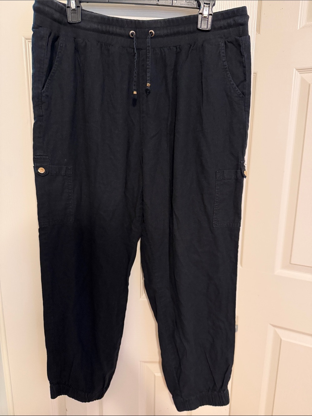 Guess Los Angeles Women’s Joggers
Size Extra Large